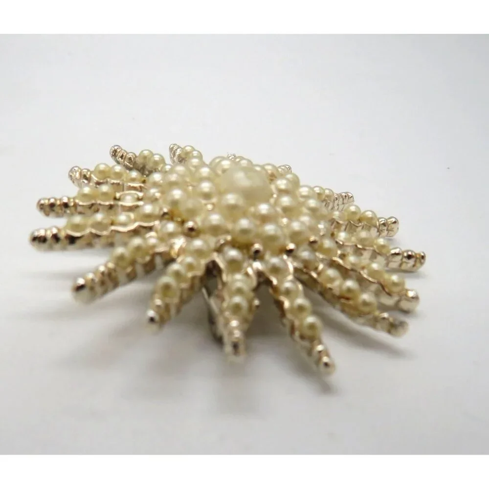 Vintage Starburst Brooch Graduated Imitation Pearls 2